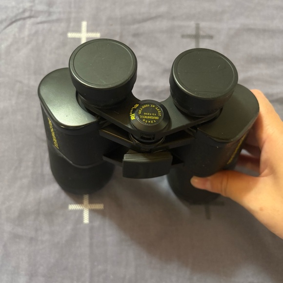 Bushnell Binoculars AG 13-1250 PK 12*50 272FT Wide Angle Binoculars + Case - Picture 10 of 13